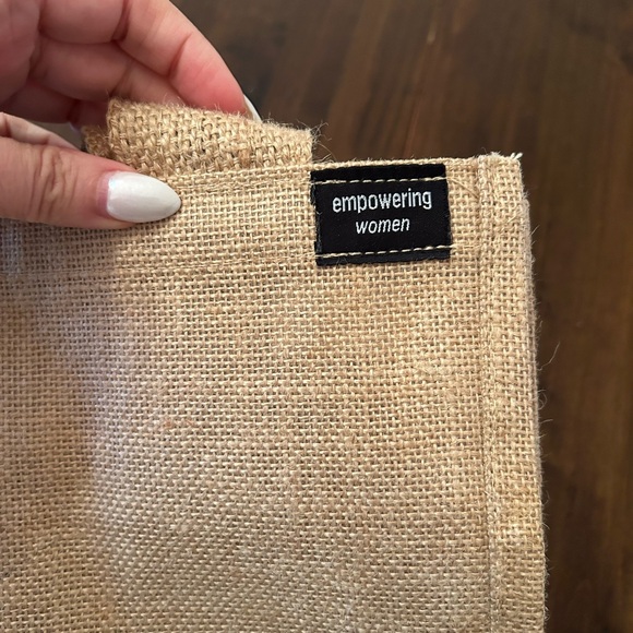 Erewhon Burlap Shopper - Picture 4 of 4